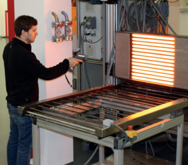 Carbon nanotube fabrication heater